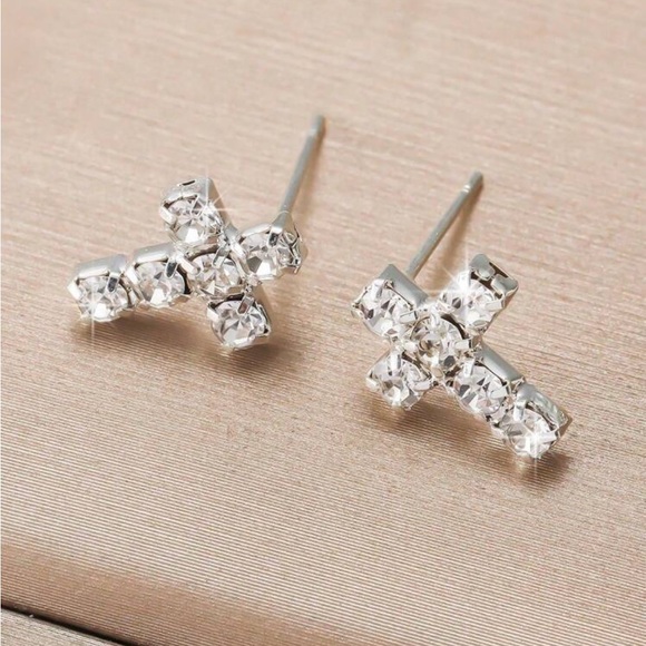 Elegant Silver Cross Earrings - Picture 3 of 5